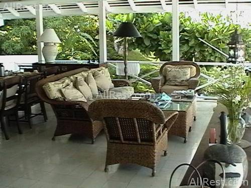 Round Hill Hotel & Villas 11